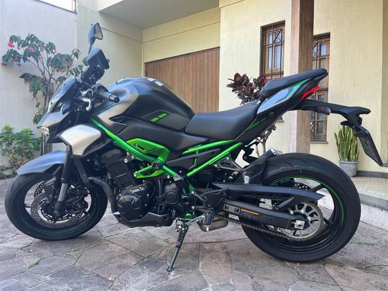 KAWASAKI Z900 